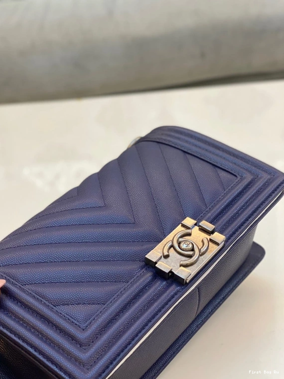 First Bag Ru CHANEL BOY BAG 25CM 0819